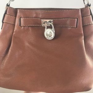 Michael Kors Bags - 💕MICHAEL KORS CROSSBODY PURSE💕 Michael Kors Bags - 💕MICHAEL KORS CROSSBODY PURSE💕